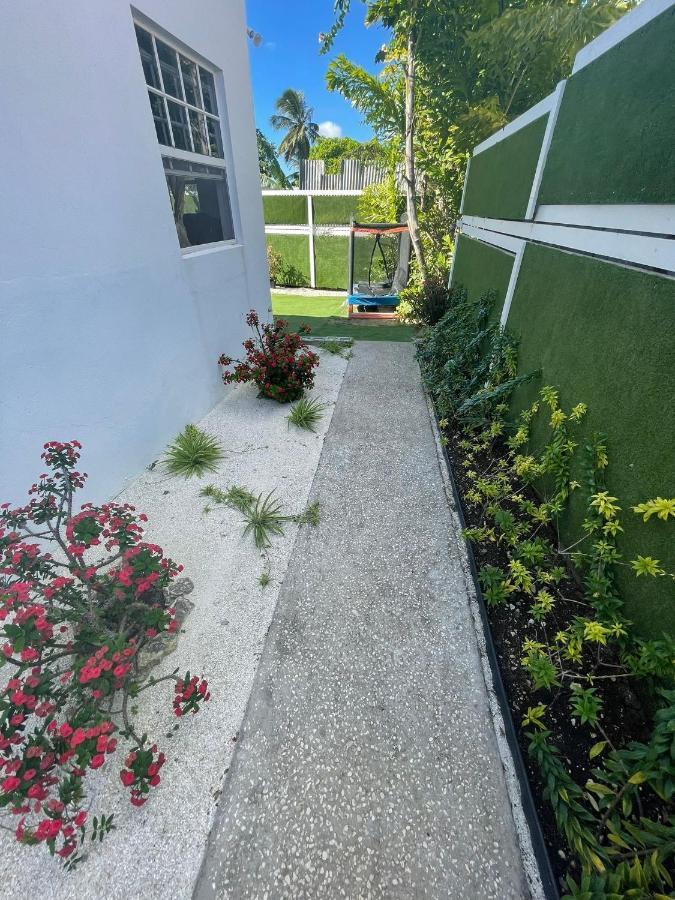 Scarlett Studios - Holiday-Business-Us Embassy Appt 7 Mins Drive Away - The One Night Only Rate Includes Airport And Embassy Transportation Bridgetown Exterior photo